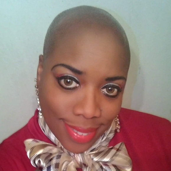 Meet your Posher, Tracy - Picture 1 of 1